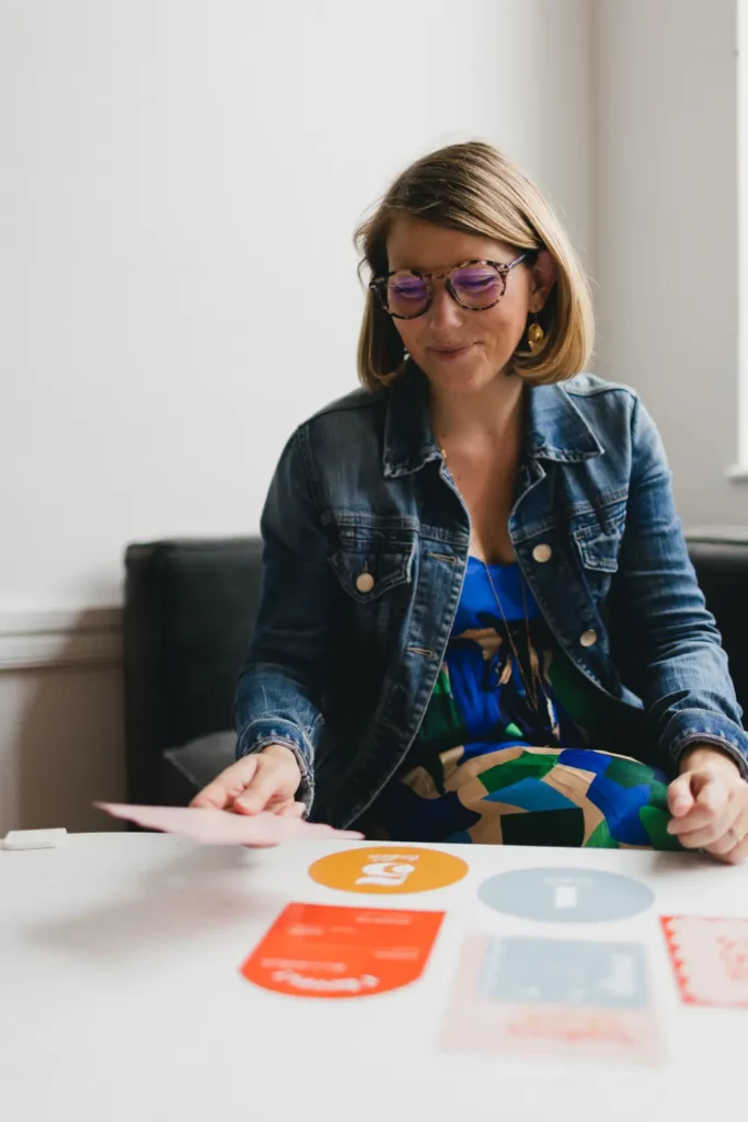 Portrait d'une femme entrepreneuse graphiste.