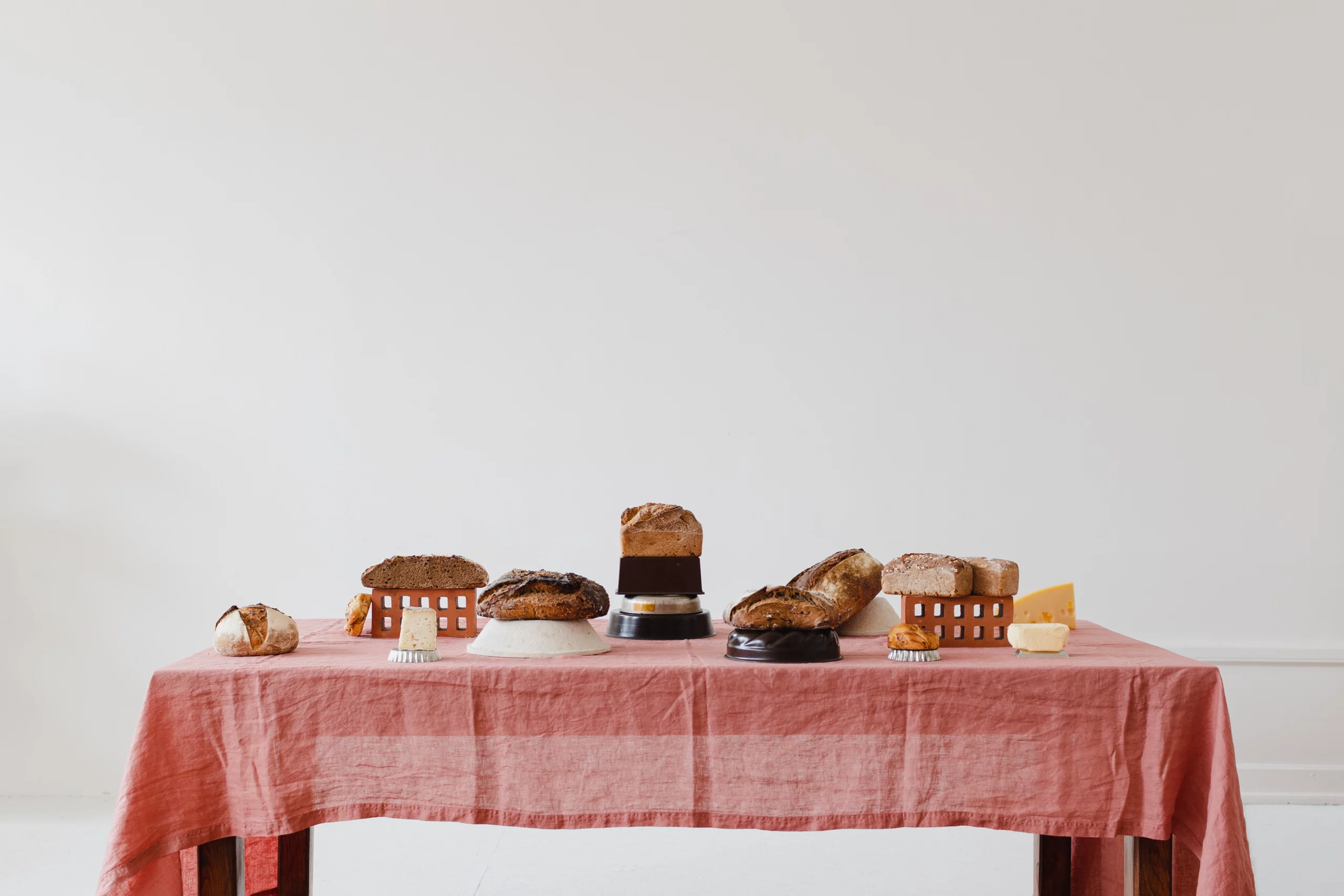 Mise en scène lifestyle de la marque Bonomia une boulangerie artisanale.